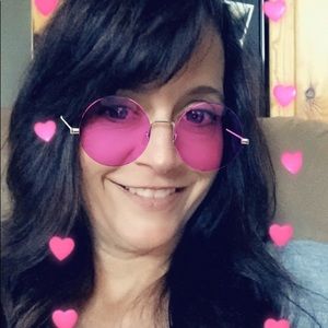 Meet your Posher, Joy